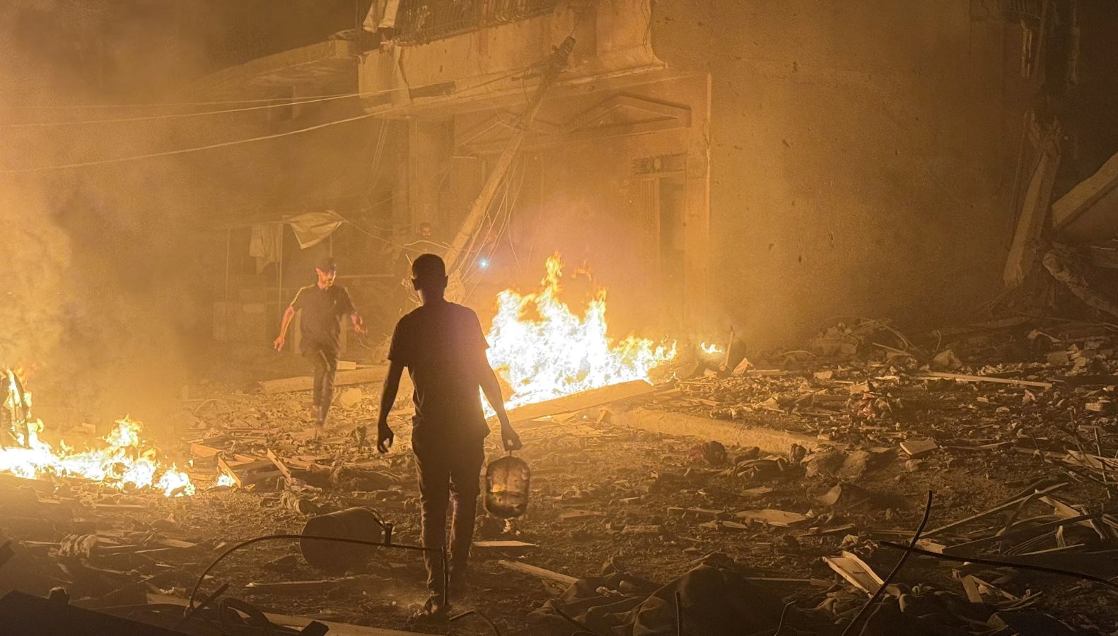 gazzeden kacis suruyor cadirlar bile cok goruluyor fC22WFex