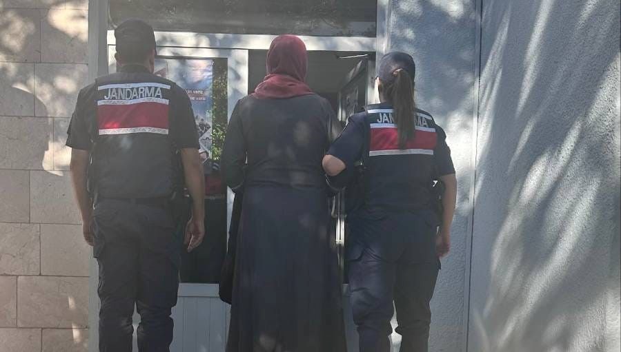 jandarmadan feto operasyonu 1 gozalti 1gbwOrLW