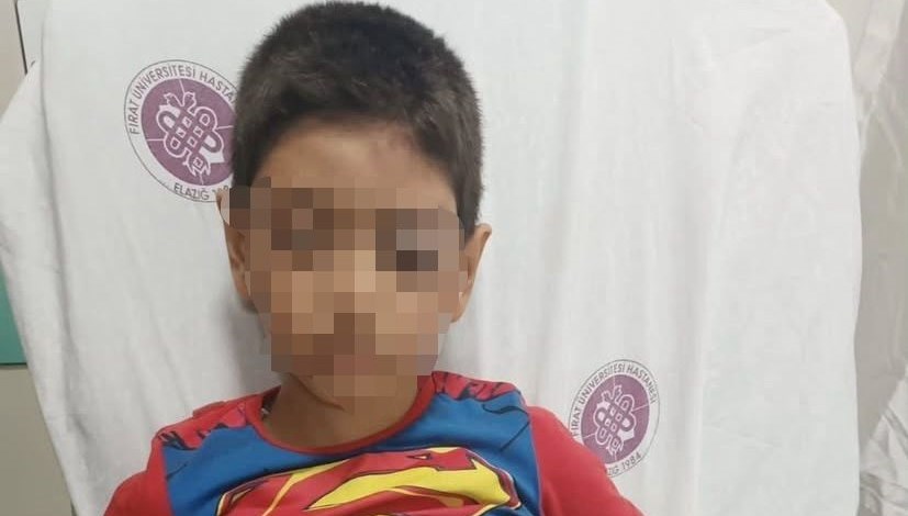 ogluyla itisen cocuga fiziksel mudahale polis memuru gorevden uzaklastirildi cFC5pSIj