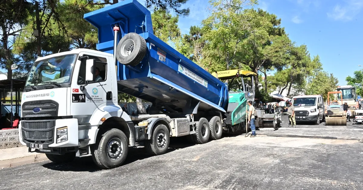 manisa kirkagaca 5 bin ton sicak asfalt seriliyor YWR8KIQK