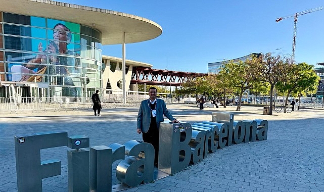 baskan demirden barcelonadaki fuarda smart torbali mesaisi 7AtCaCKV.jpg