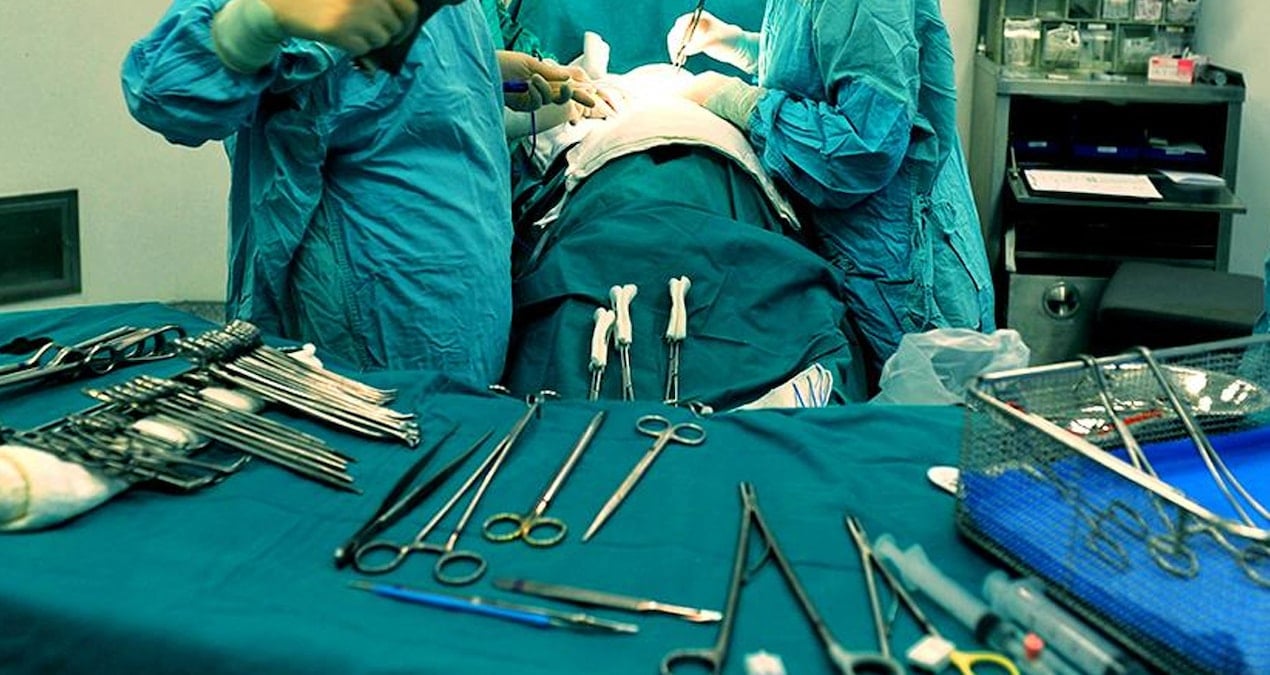 izmirdeki hastanede turuncu alarm ameliyatlar iptal etti dcaUaJLa.jpg