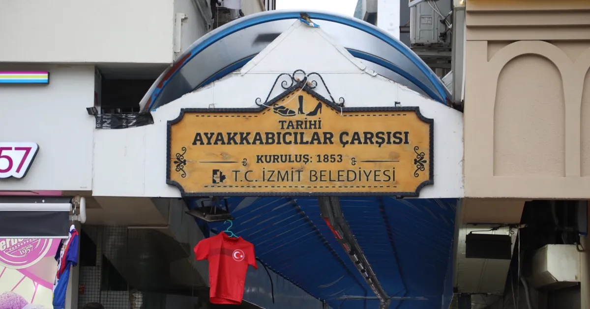 izmitte tarihi ayakkabicilar carsisinin catisi yenileniyor Ym9XQ3wP.webp