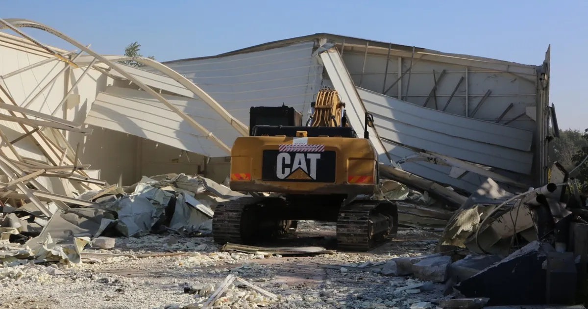 niluferde imara aykiri iki yapi yikildi Iyx26NR8.webp