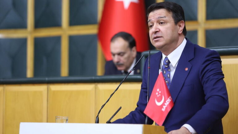 saadet-partisi-genel-baskani-arikandan-iktidara-siyasi-cinayetler-sorusu-raflardan-indirerek-gosterebilecek-misiniz-y6iF9WuL