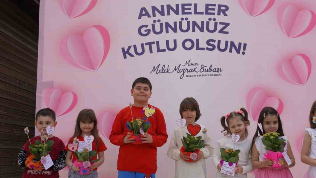 Anneler Günü’nde Çocuklar Sanat Sokağı’nda Annelere Özel Etkinlikler Düzenledi