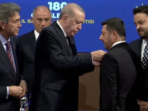 AKP rozeti sonrası ilk icraat! Rasim Arı’dan sığınmacı adımlarında geri vites: ‘Beğenmeyen gitsin’ demişti