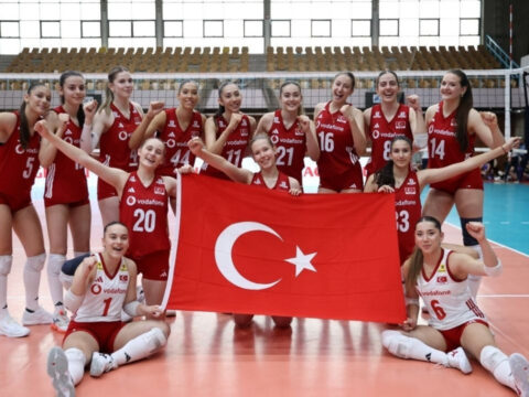 16 17 fark etmez bizim kizlar affetmez galibiyet bizim zafer bizim ENJsLAe9