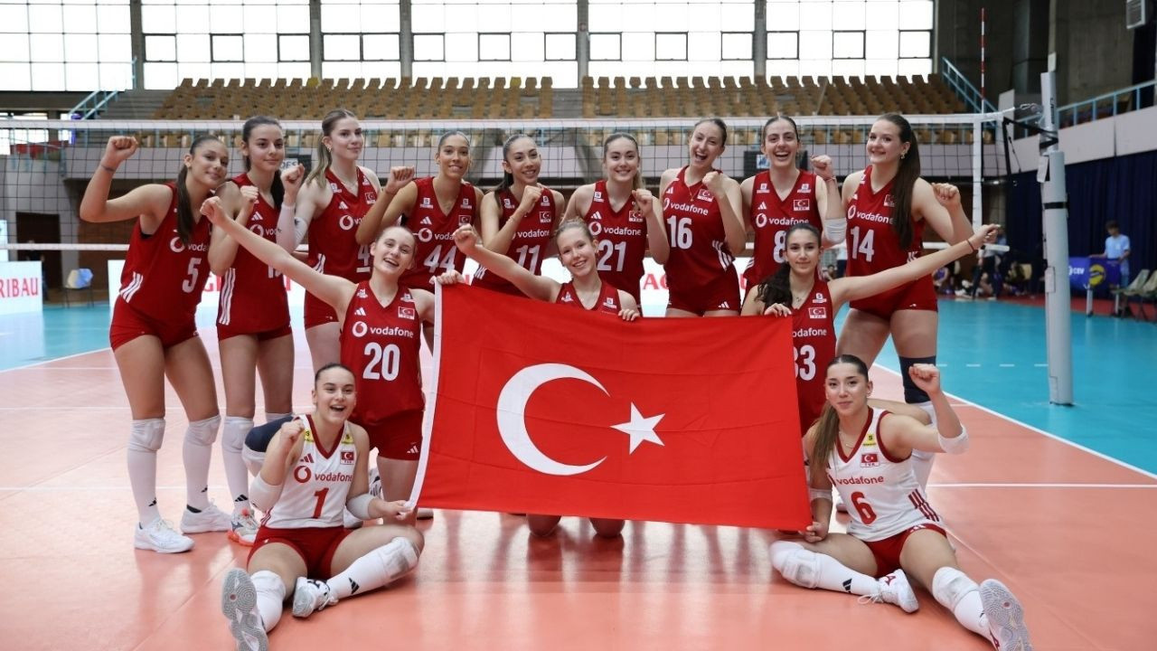 16 17 fark etmez bizim kizlar affetmez galibiyet bizim zafer bizim ENJsLAe9