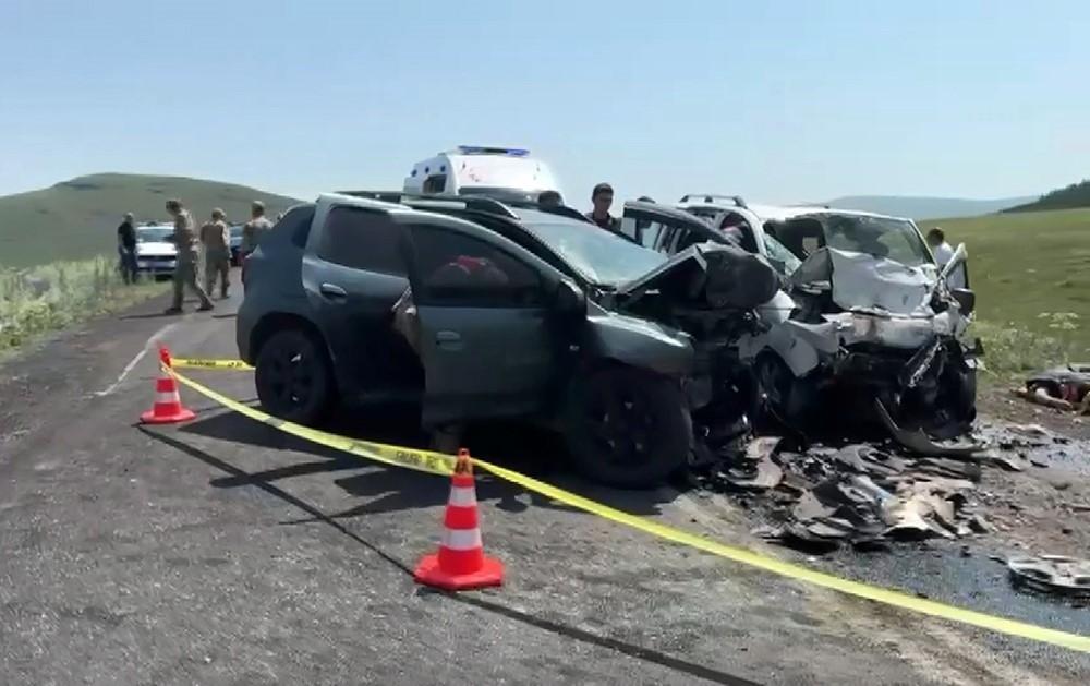 Ardahanda feci kaza iki arac carpisti 4 kisi hayatini kaybetti lPA7TtuI